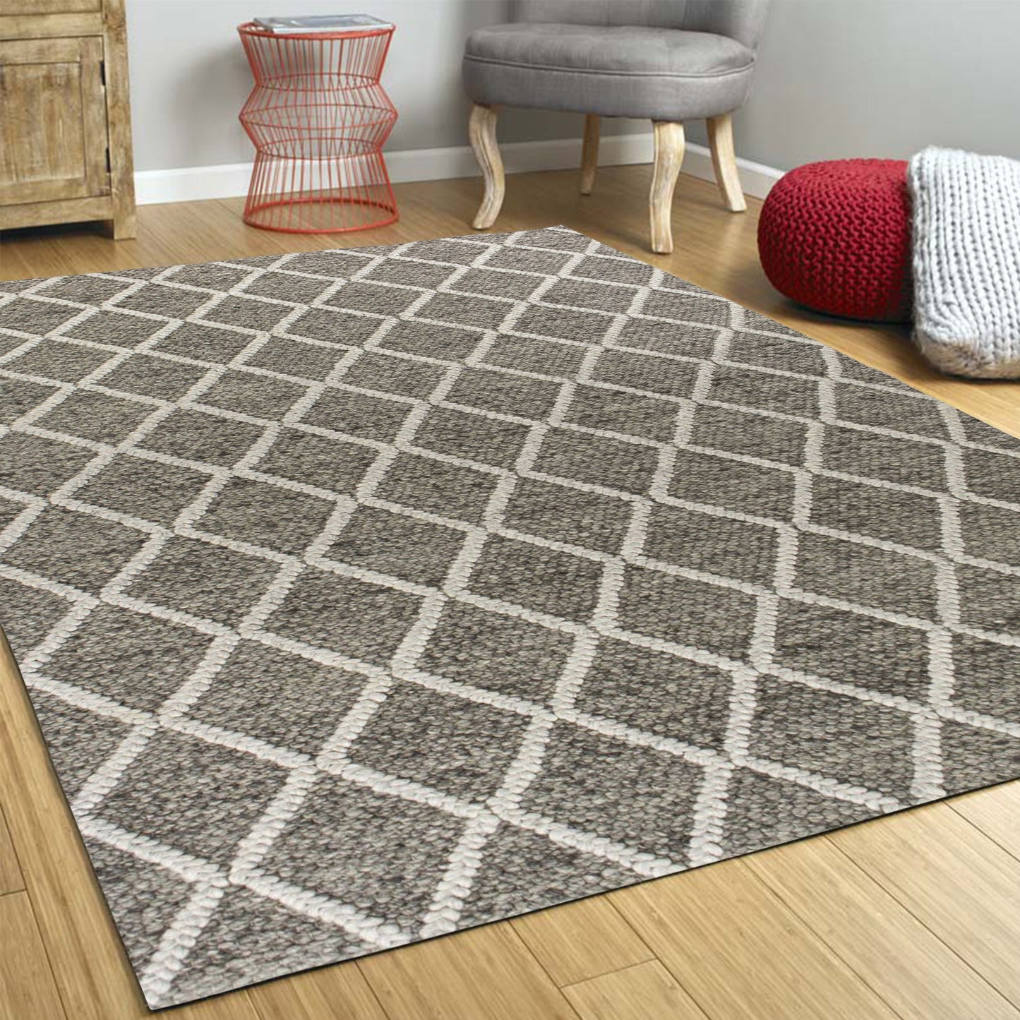 5' X 7' Dark Grey Hand Woven Diamond Pattern Indoor Area Rug