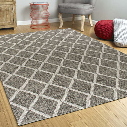 5' X 7' Dark Grey Hand Woven Diamond Pattern Indoor Area Rug